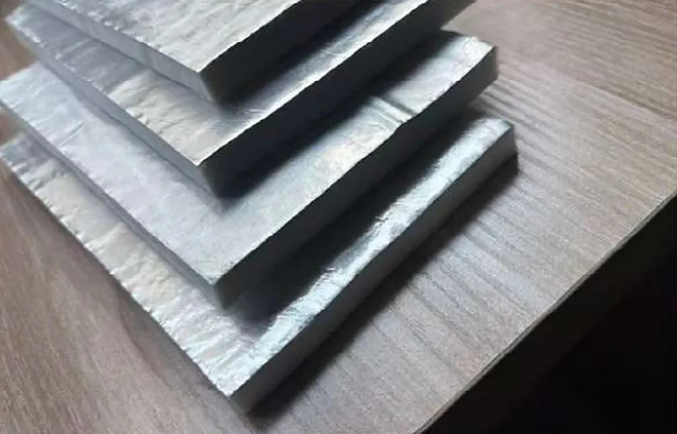 Stacked ORYZA LTG aerogel blankets with their foil vapour-retarder facing