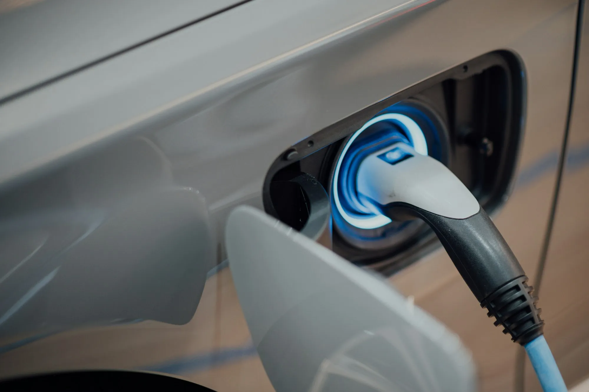 Charging plug connected to an electric car